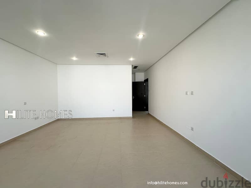 Triplex with Pool for rent in Zahara 4