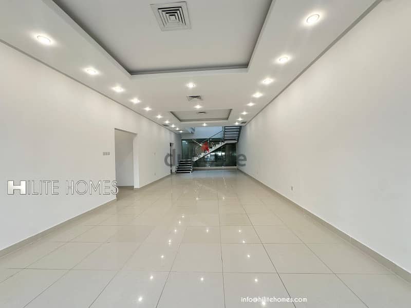 Triplex with Pool for rent in Zahara 9