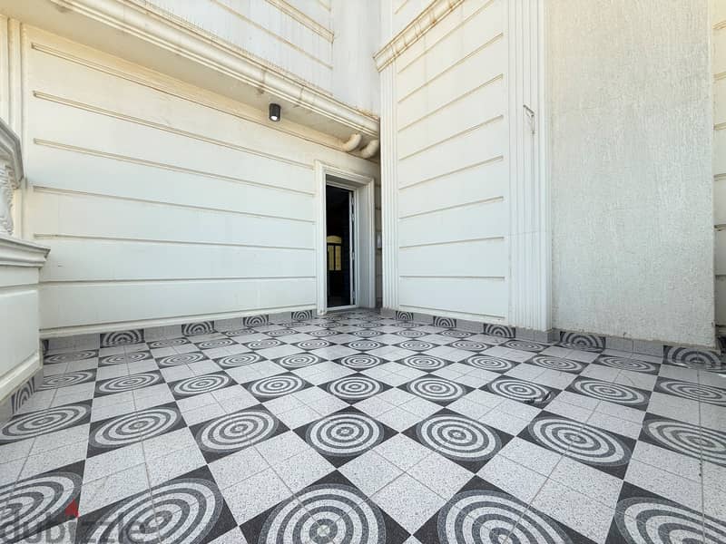 Abu Al Hasania - Great Big Floor With Balconies 15