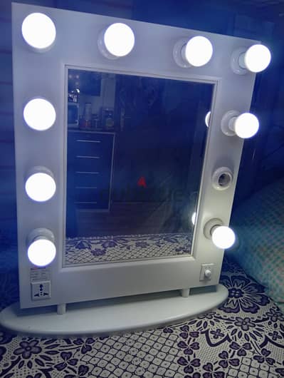 makeup mirror very good condition