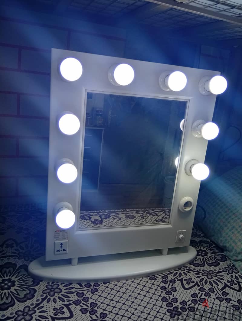 makeup mirror very good condition 1
