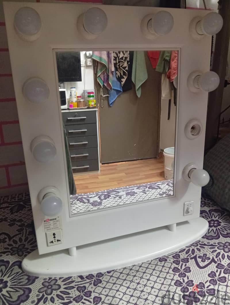 makeup mirror very good condition 5