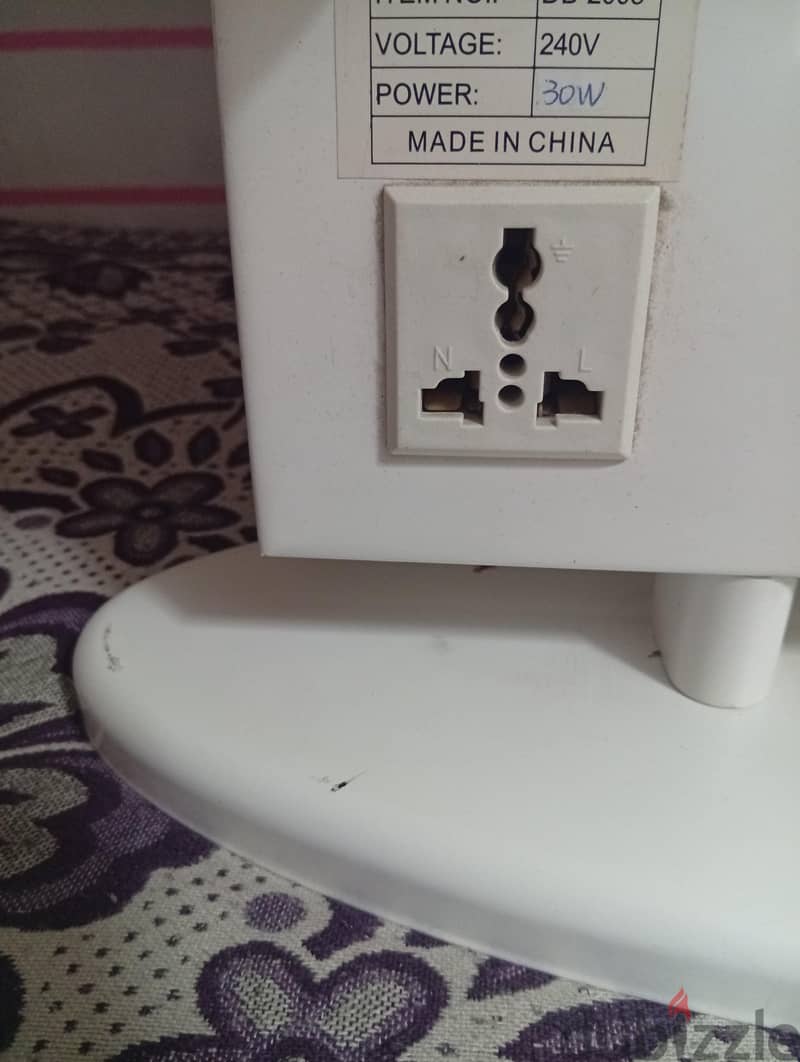 makeup mirror very good condition 6