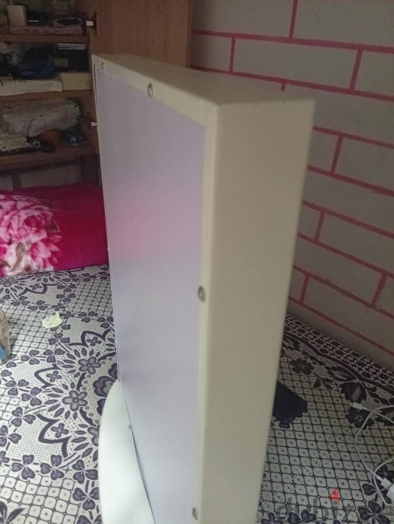 makeup mirror very good condition 7