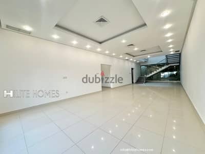 Triplex with Pool for rent in Zahara