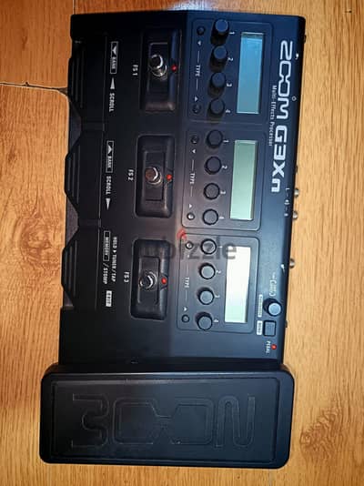 Zoom g3xn multi effects proccecor with mini pedal