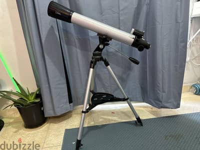 NATIONAL GEOGRAPHIC 70MM TELESCOPE WITH PHONE ADAPTER