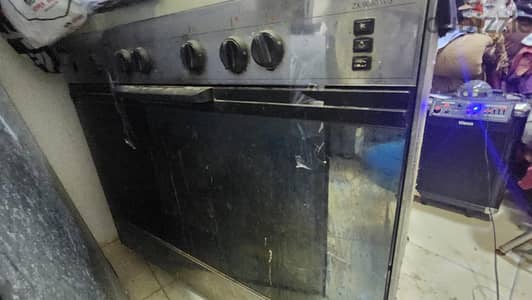 Gas cooker Zanussi Italian 90 cms 5 burners & highly tempered oven
