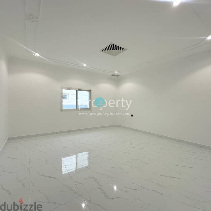 Spacious Renovated Villa rent in Qortuba 7