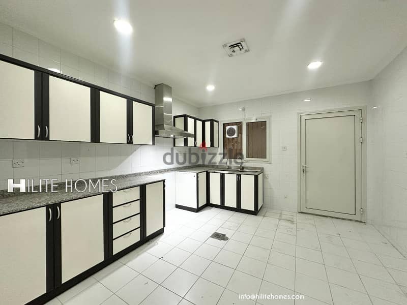 Triplex with Pool for rent in Zahara 5