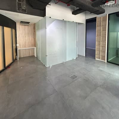 Commercial office with a grace period for rent in Salmiya