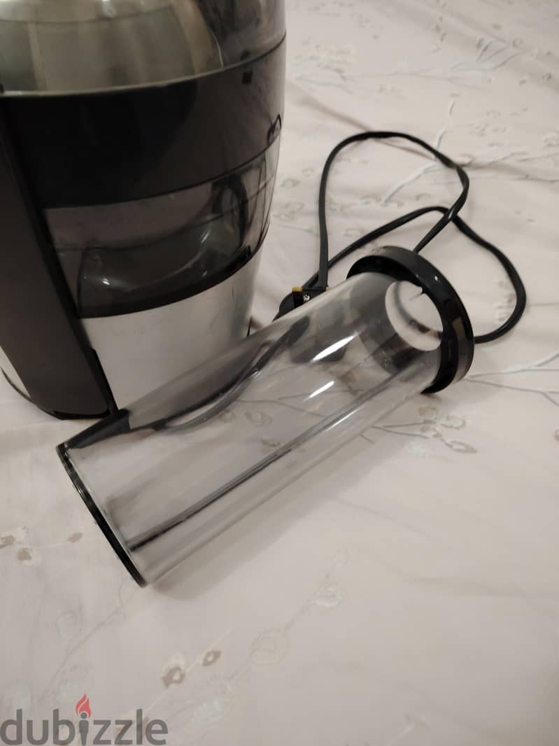 Philips Juicer Model: HR1863 2