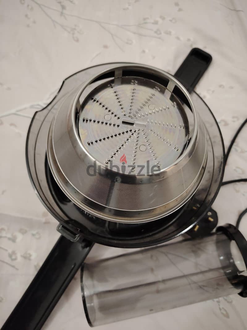 Philips Juicer Model: HR1863 3