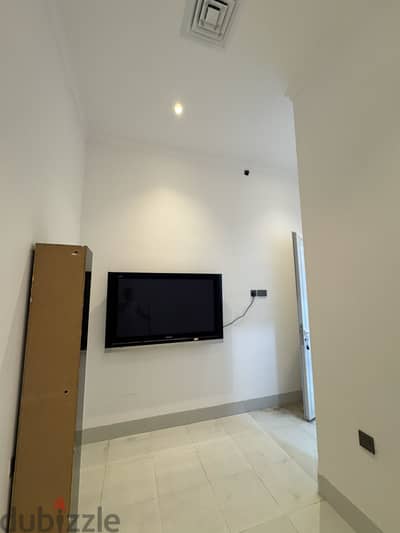 Room studio available