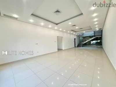Triplex with Pool for rent in Zahara