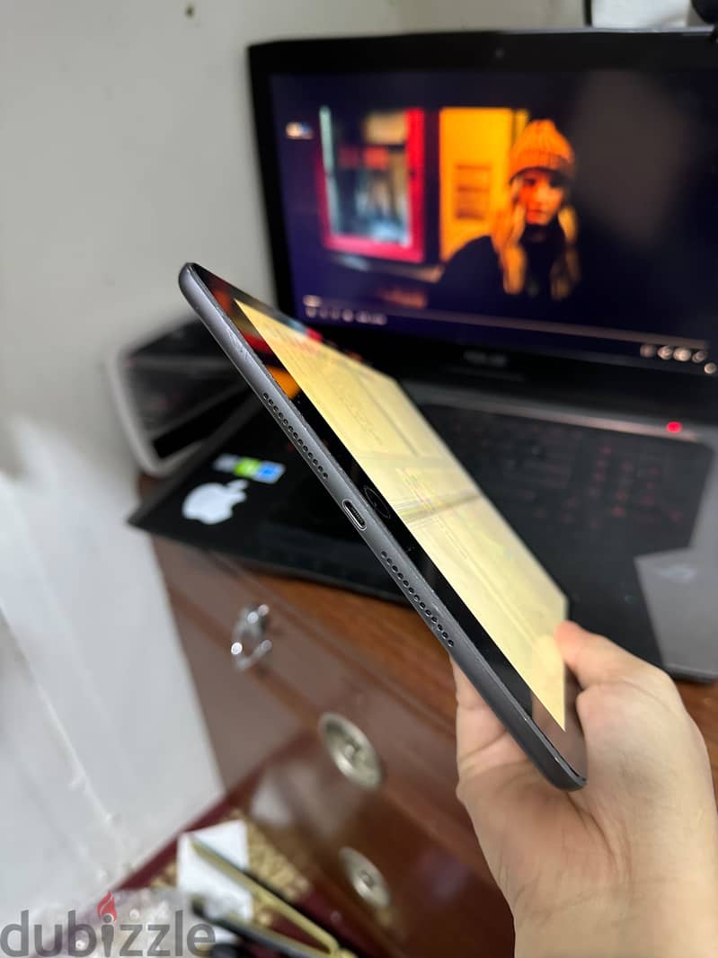 Ipad 8th generation 4