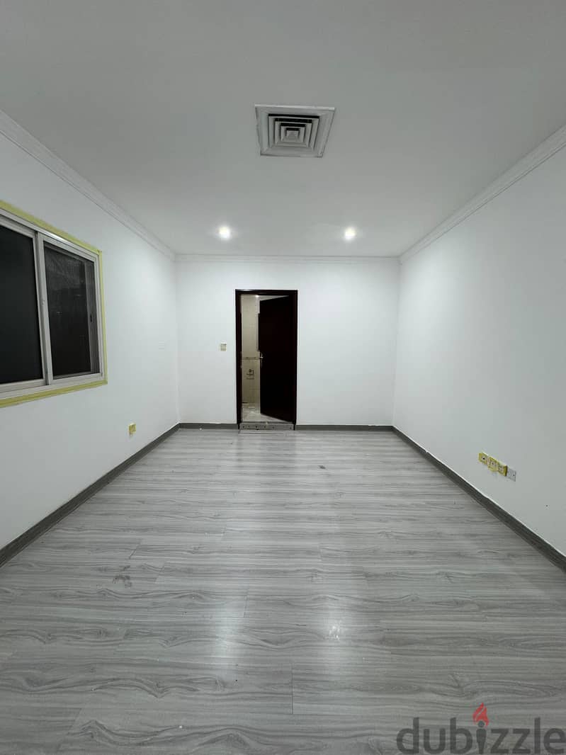 للايجار بالسالمية شقة غير مفروشة  ٣ غرف منهم غرفتين ماستر 2