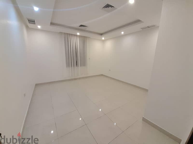 Sabah Al-Ahmad = 3 Bedrooms Balcony Super Deluxe Apartment 6
