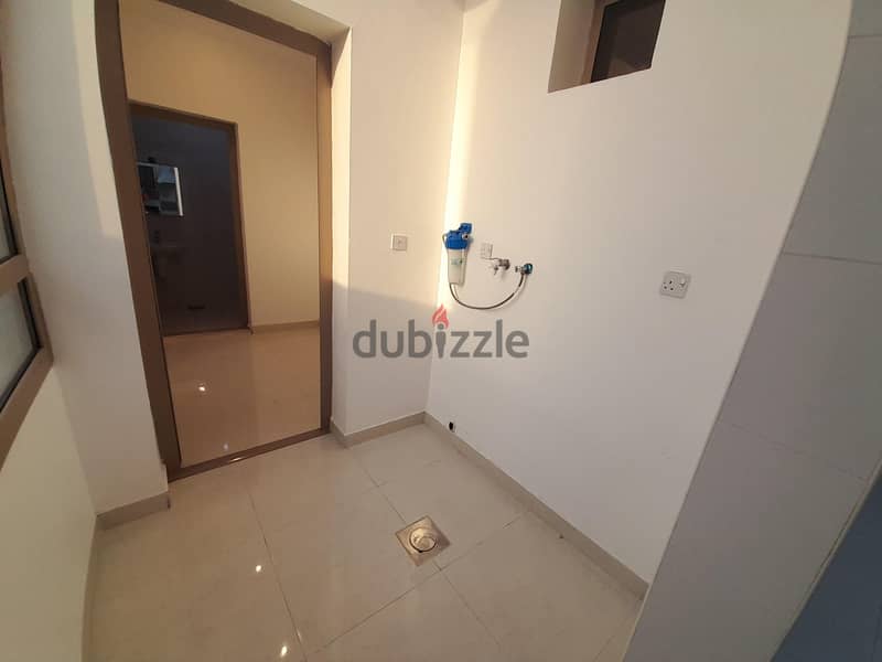 Sabah Al-Ahmad = 3 Bedrooms Balcony Super Deluxe Apartment 9