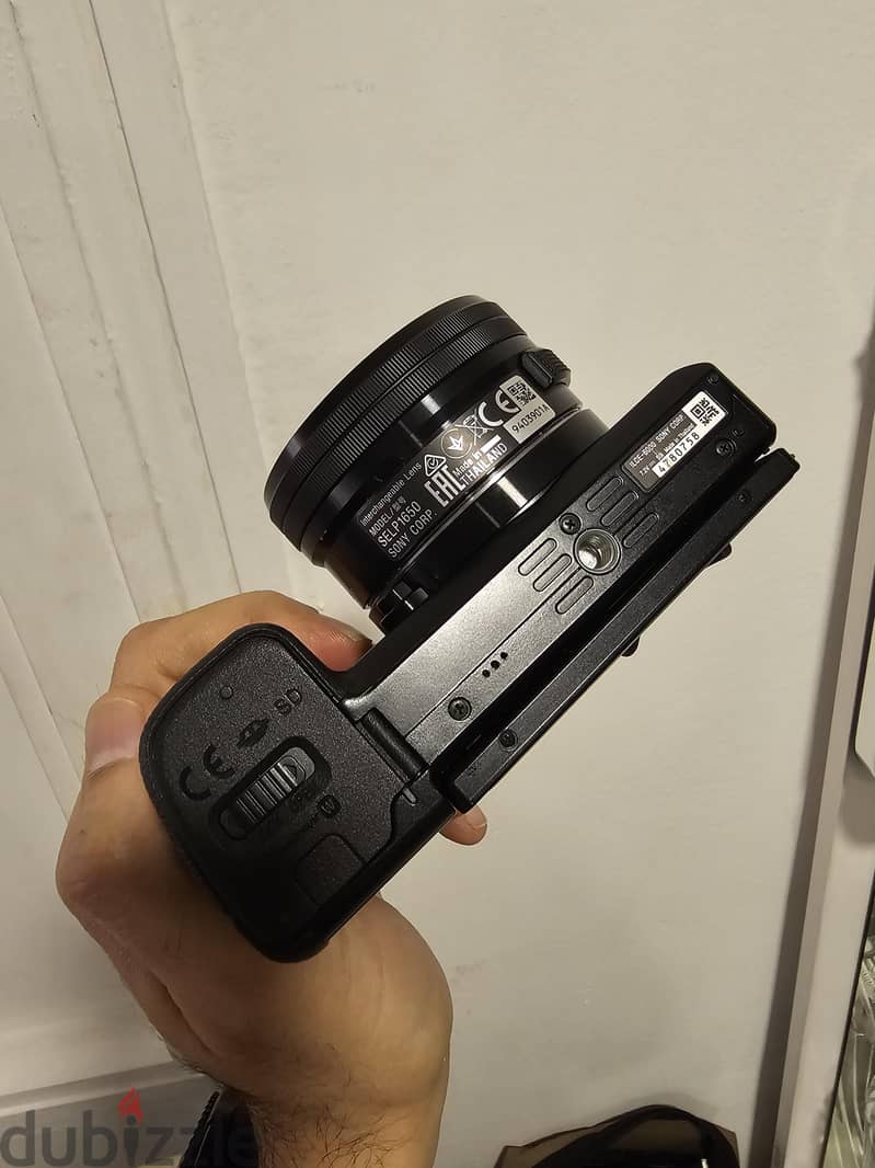 A6000 Neat and clean. . mint condition with few accessories 3