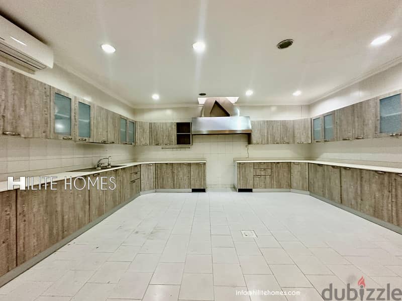 Four bedroom floor with private entrance for rent in Jabriya 12