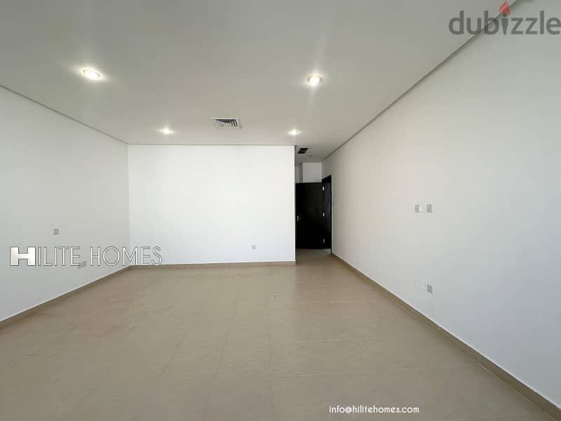 Triplex with Pool for rent in Zahara 4