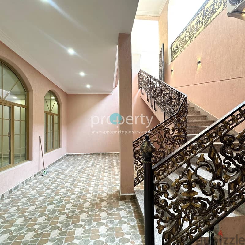 5 bedroom basement floor for rent in Siddeeq 3