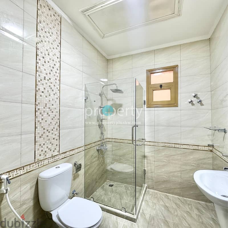 5 bedroom basement floor for rent in Siddeeq 6