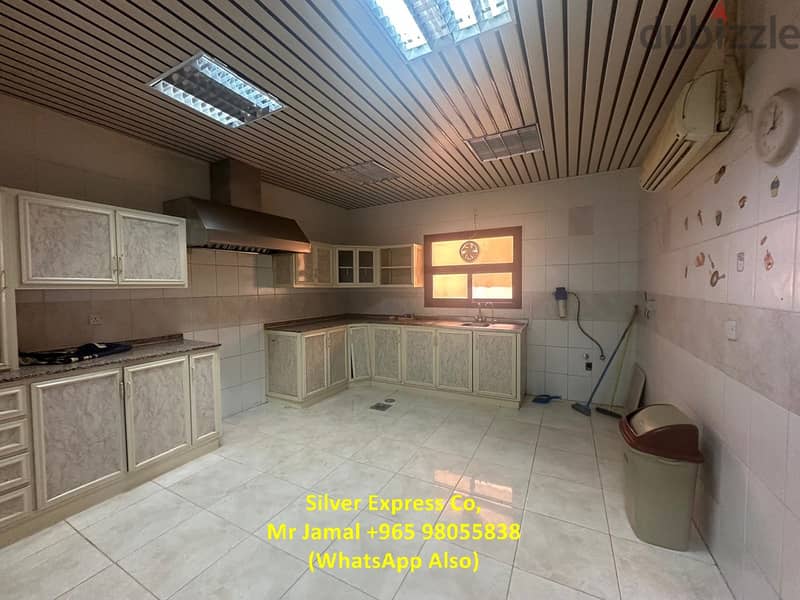 4 Bedroom Floor with Balcony for Rent in Mangaf. 4