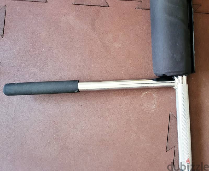 Squat Barbell- Olympic Size (50mm) - Welded with Sponge Pad 4