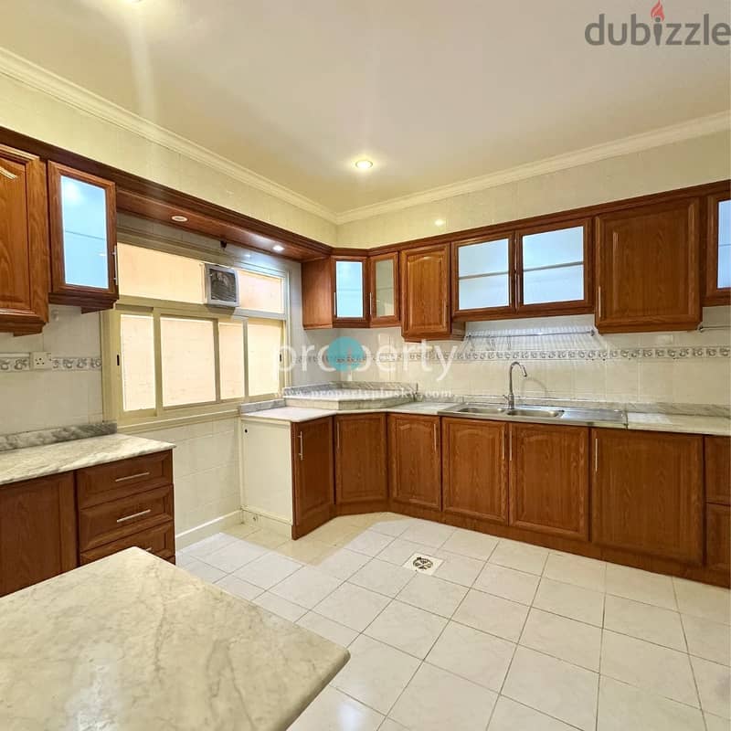 4 bedroom floor for rent in Jabriya 2