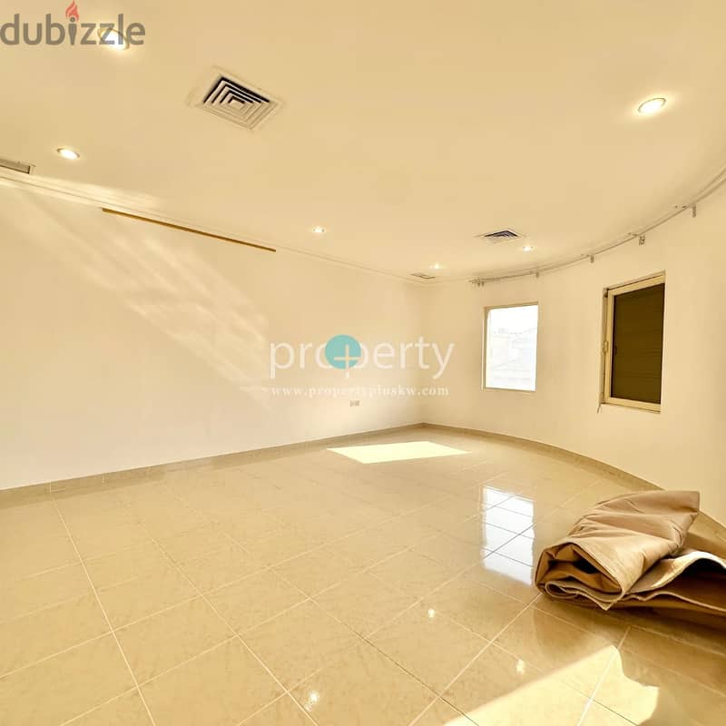 4 bedroom floor for rent in Jabriya 11