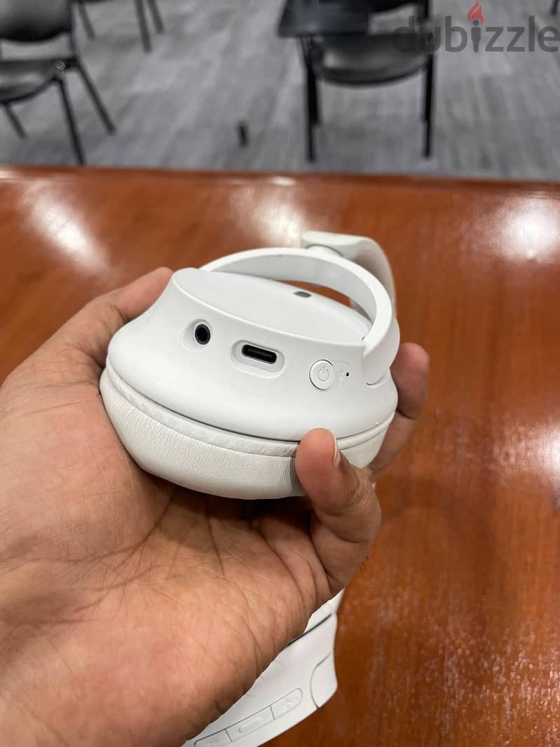 sony 720N overhead headphone available excellent working condition 2