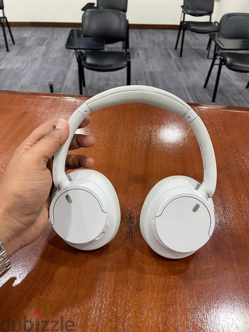 sony 720N overhead headphone available excellent working condition 4