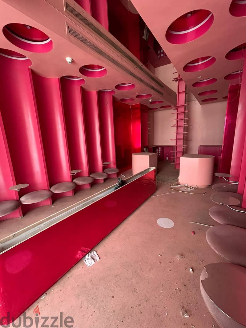 Commercial space for rent in Qibla with a grace period. 1