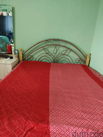 bed with matress
