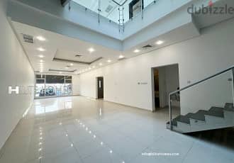 Triplex with Pool for rent in Zahara
