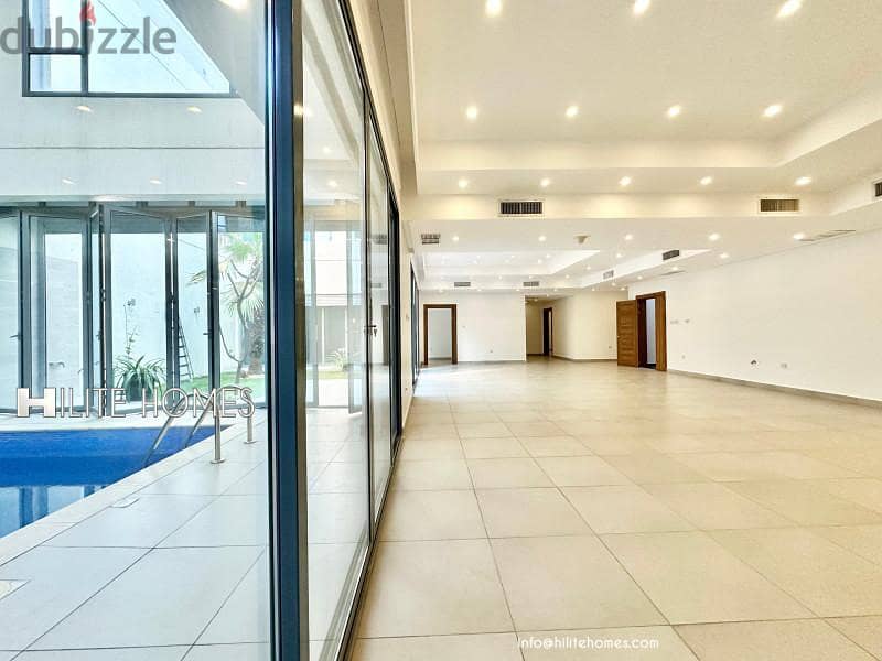 Three bedroom floor with private pool & Garden 1