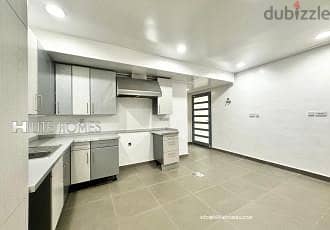 Three bedroom floor with private pool & Garden 10