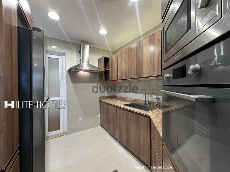 Three bedroom Seaview apartment with balcony for rent in Shaab 13