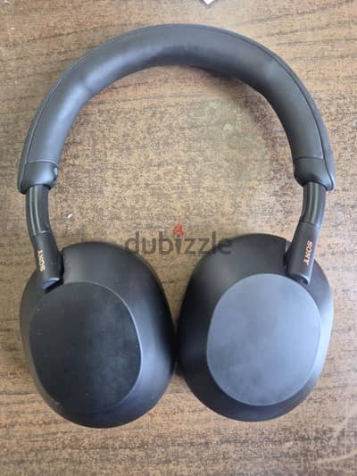 sony 1000xm5 overhead headphone available excellent working condition