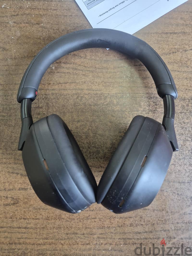 sony 1000xm5 overhead headphone available excellent working condition 2