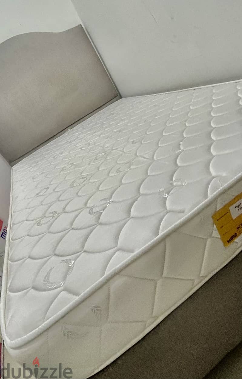 Bed with matress 120x200 cm 1