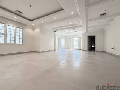 Shuhada – Spacious, Four Bedroom Floor W/balcony