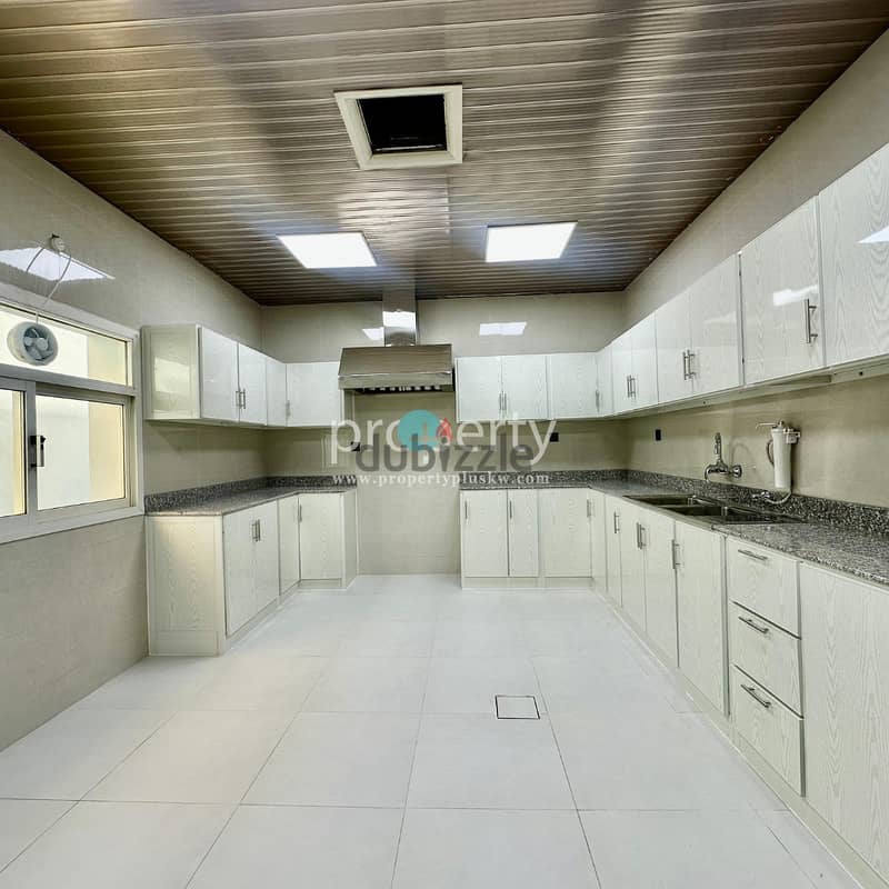 Spacious Renovated Villa rent in Qortuba 10