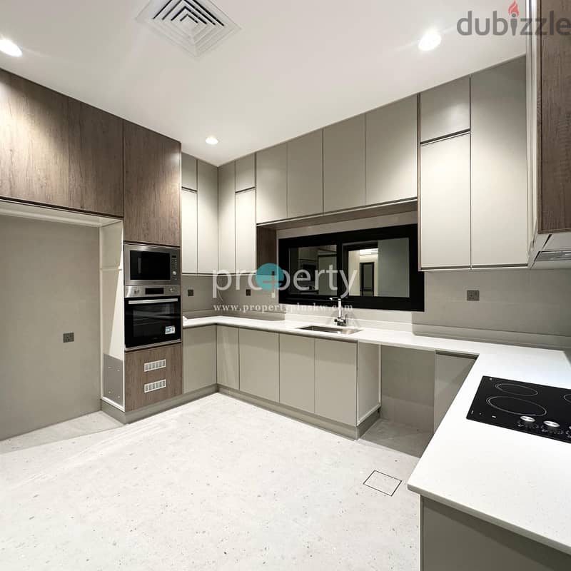 Brand new 4 Bedroom floor for rent in Bayan 4