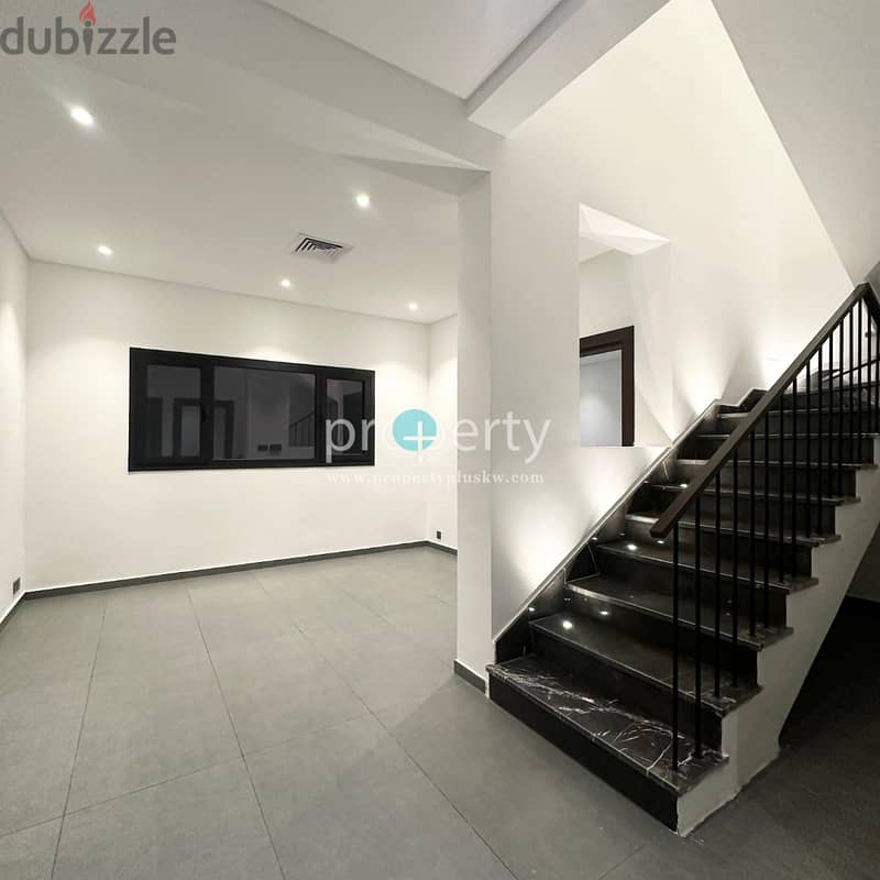Five bedroom Duplex with private Garden for rent in Bayan 1