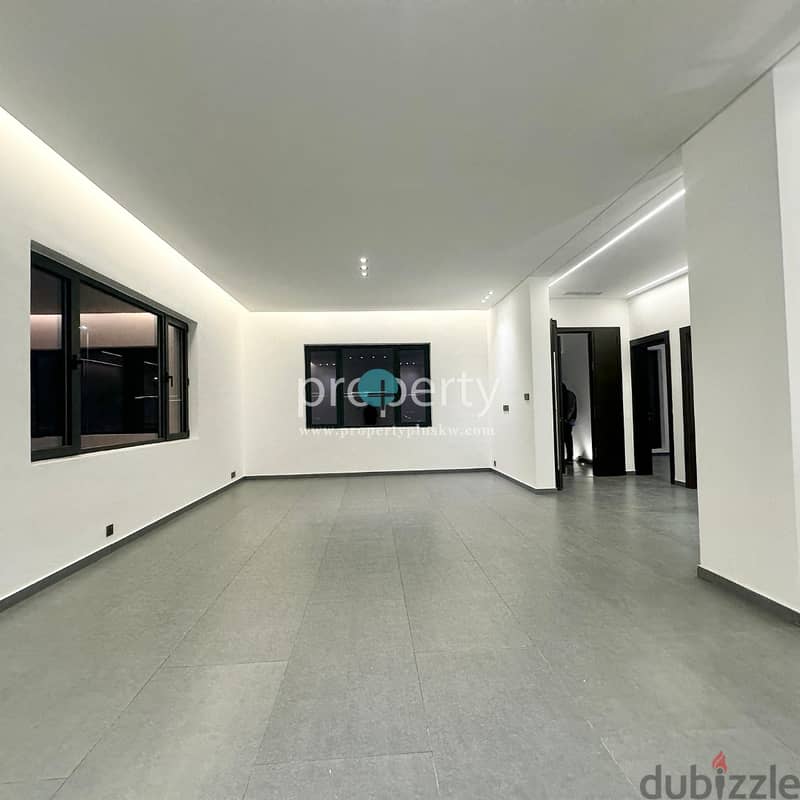 Five bedroom Duplex with private Garden for rent in Bayan 9