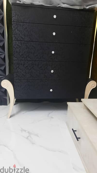 BEDROOM BEDSIDE STORAGE SHELF