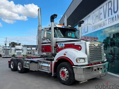 2018 MACK SUPERLINER DAY CAB